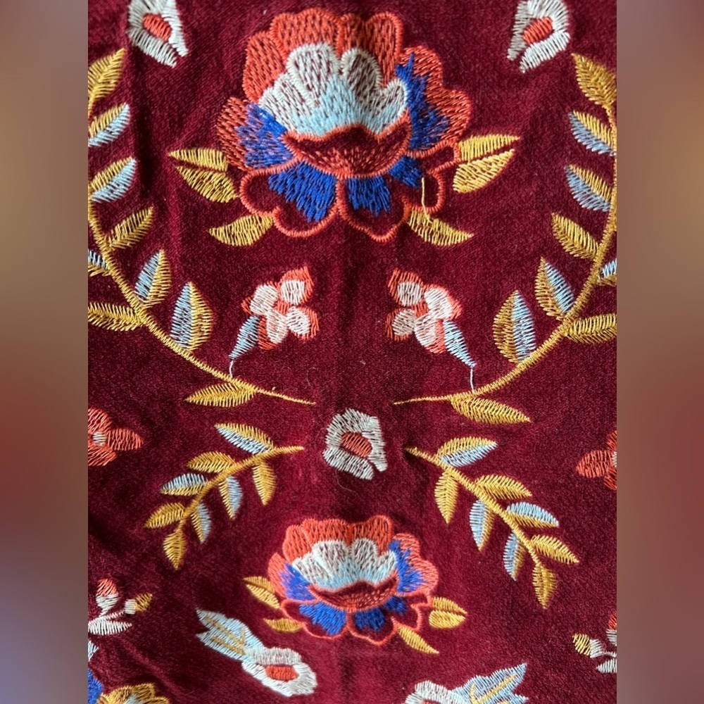 Flying Tomato Women's Burgundy Velvet-like Embroidered Floral Design EUC S #1194 - Picture 5 of 8